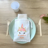 Serviette de table personnalisée pour enfant en maternelle + Pochon de rangement, Modèle Licorne Aquarelle Rose